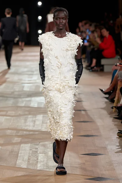 Look 30